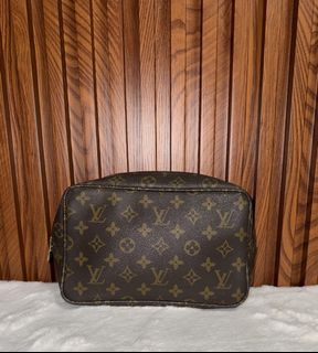 (Category: ) located in . Submitted by luxshoppe88 (Listing ID 1431533913, Image 1). Description: .
