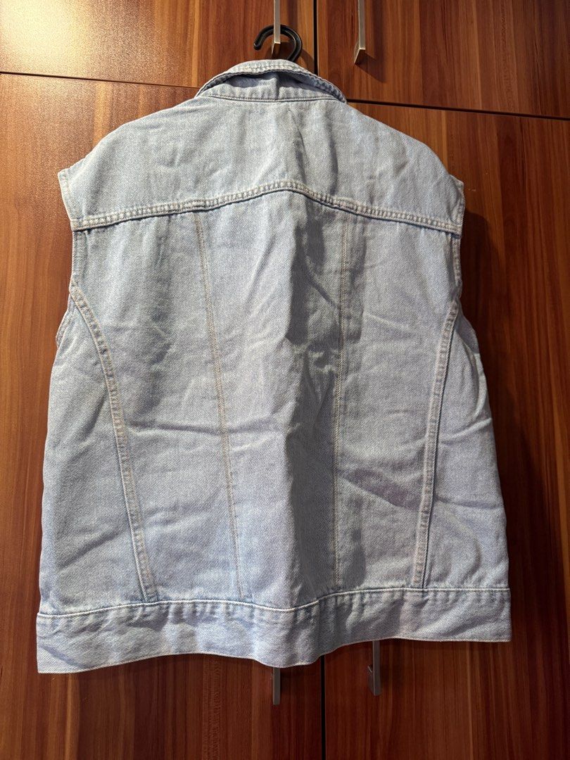 Mango Denim Vest (Category: Sleeveless) located in Manila. Submitted by caands (Listing ID 1431407217, Image 2). Description: .
