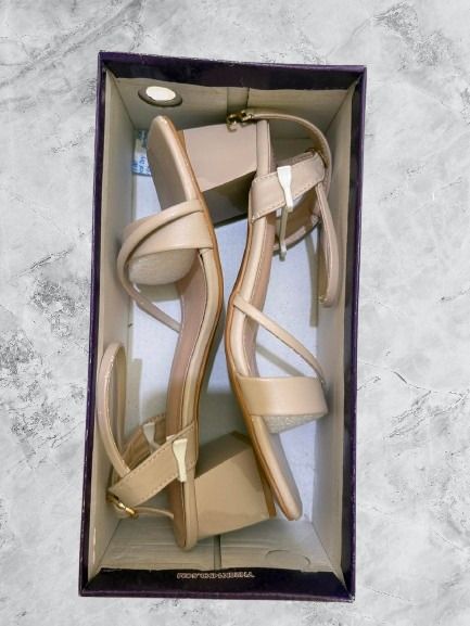 Mario D' Boro Taupe Sandals (Category: Flats & Sandals) located in Manila. Submitted by marieliv (Listing ID 1431472567, Image 3). Description: 👡 PRELOVED SANDALS FOR SALE👡 Mario D' Boro Taupe Sandals ✨ Item Details: • Brand: Mario D' Boro • Size: EU 39 • Condition: 3/10 • Usage: Used once, stored afterwards • Flaws: Visible chipping (see photos for details) 💡 RFS: Decluttering / No longer needed 📦 Price: ₱200 📍 Location: Pandacan, Manila 🚚