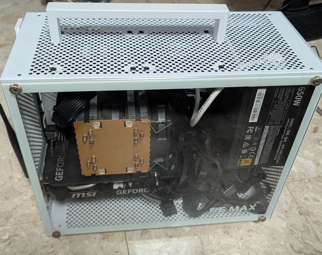Portable mid tier custom gaming PC443996669090222080