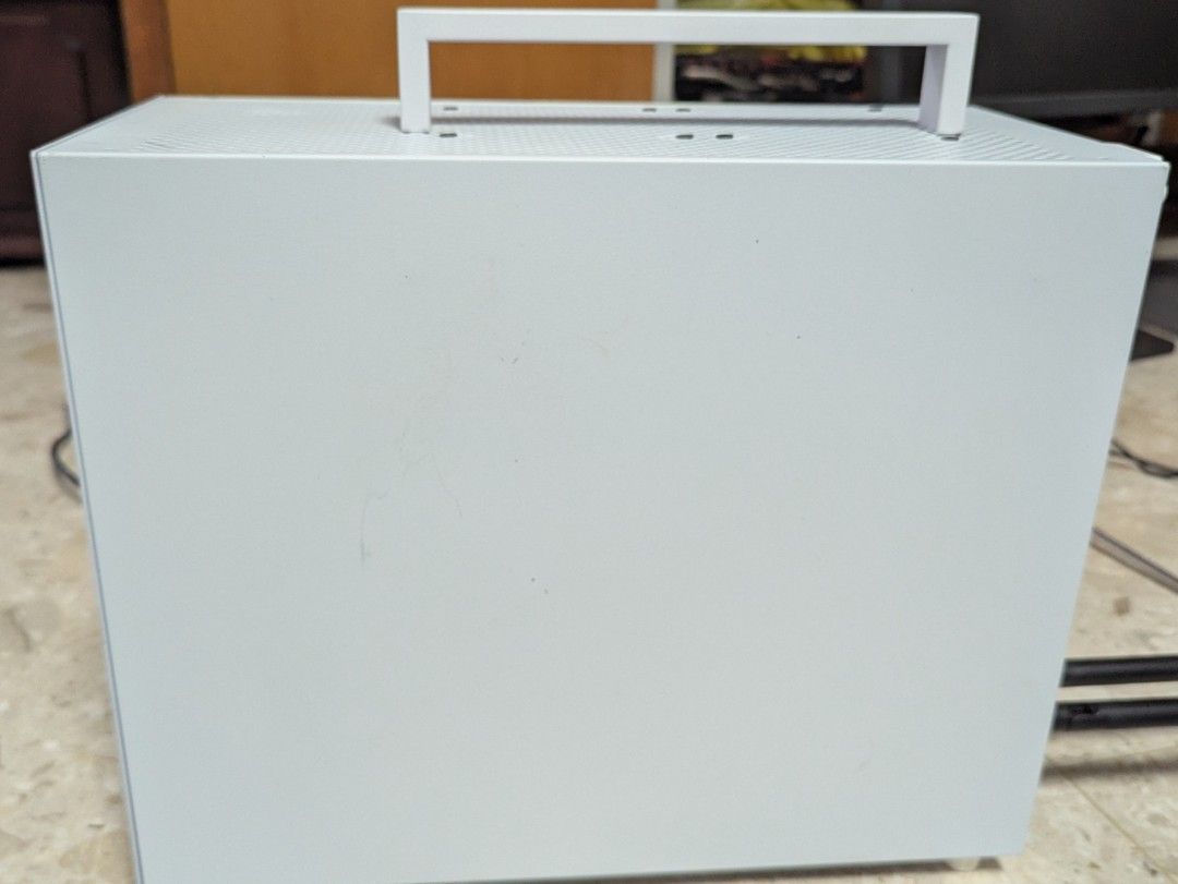 Portable mid tier custom gaming PC443996669090222081