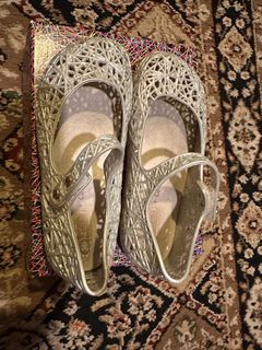 (Category: ) located in . Submitted by closetvibesbyg (Listing ID 1431458010, Image 1). Description: .