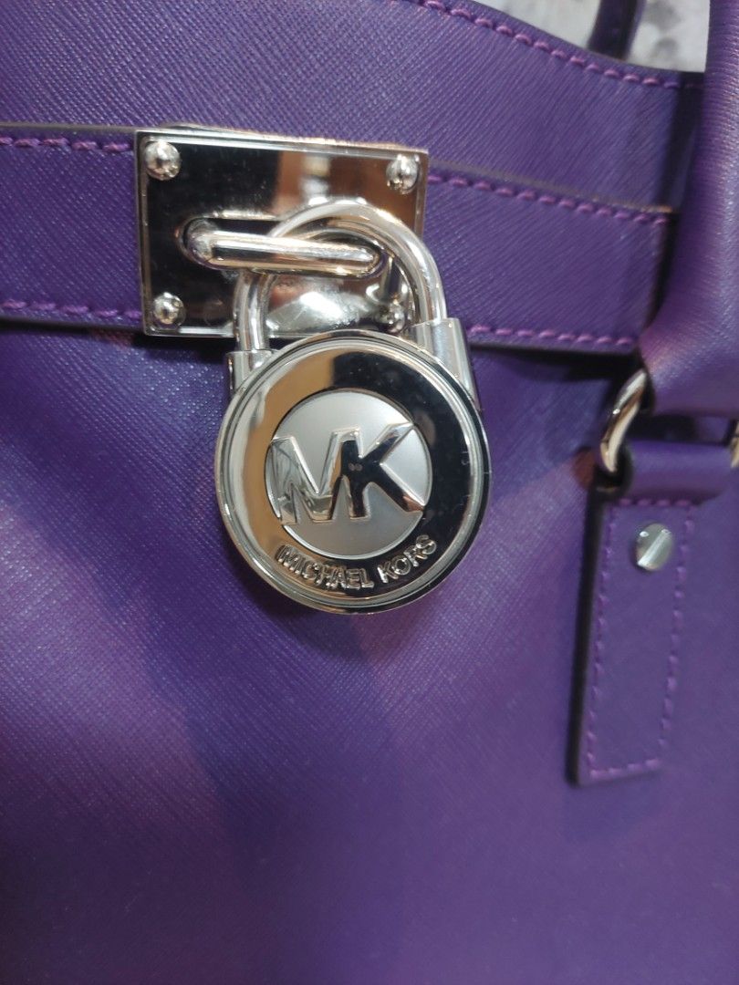 MK Bag (Category: Luxury Bags & Wallets) located in Rizal. Submitted by stobelly (Listing ID 1431534647, Image 2). Description: almost new.