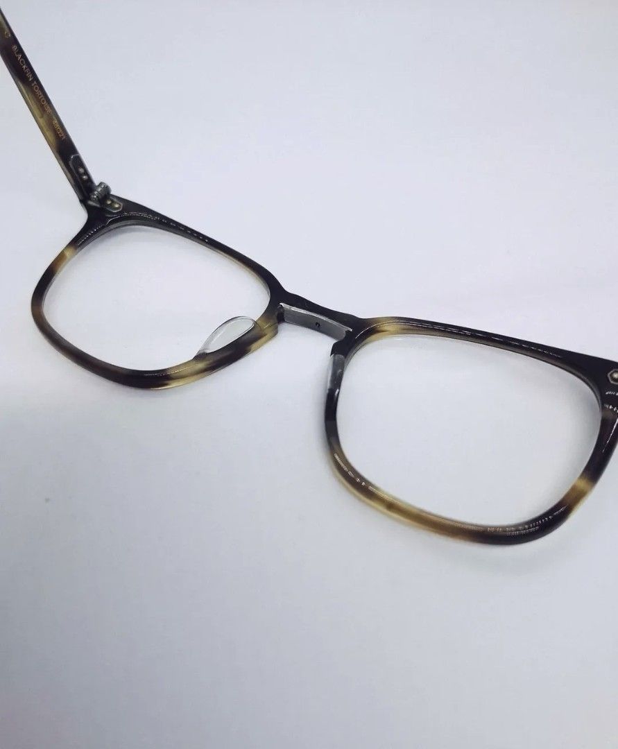 Mr. Leight U.S.A. Getty C JAPAN TITANIUM eyeglasses (Category: Sunglasses & Eyewear) located in Quezon City. Submitted by spezzatomnl (Listing ID 1431554658, Image 3). Description: Mr. Leight U.S.A. Getty C ●Blackfin Tortoise Acetate & Antique Pewter Titanium ●48mm lenses [] 21mm nose bridge / 135mm face width x 45mm face height ●Made in Japan ○Pre-Owned but in barely used condition. Virtually mint. ○Rare, discontinued color. From the Mr. Leight 