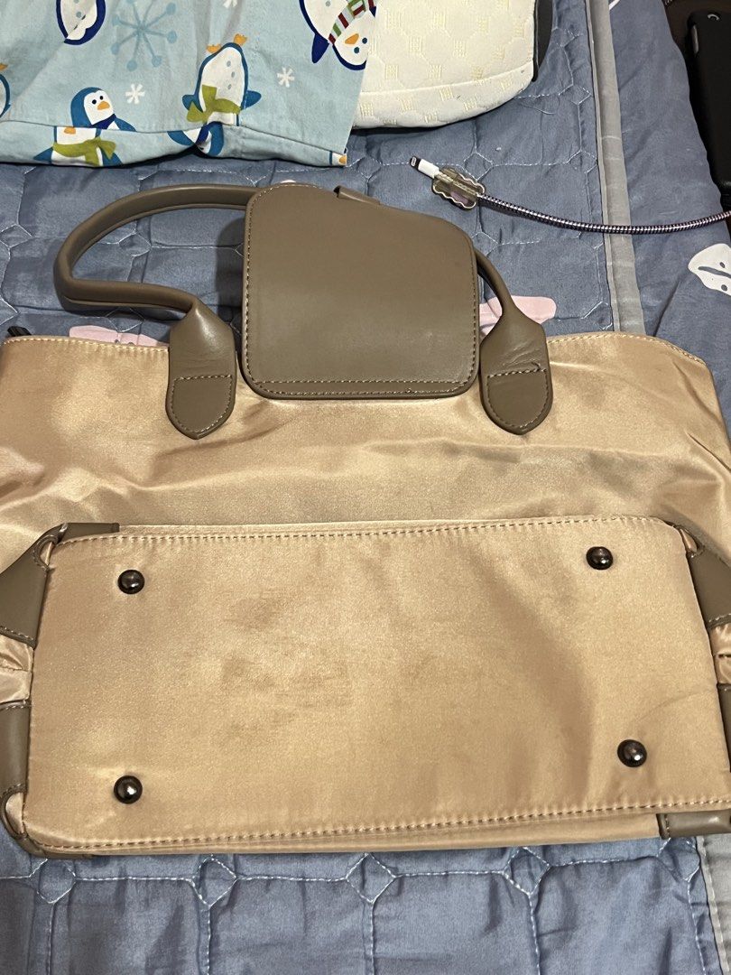 Mumu Tote Bag - Beige (Category: Tote Bags) located in Quezon City. Submitted by melalog (Listing ID 1431523118, Image 2). Description: Pre loved Mumu tote bag. Used atound 4 x. Local Brand. Selling for 220 plus shipping. Pm if interested. Measurements are in the pics. .