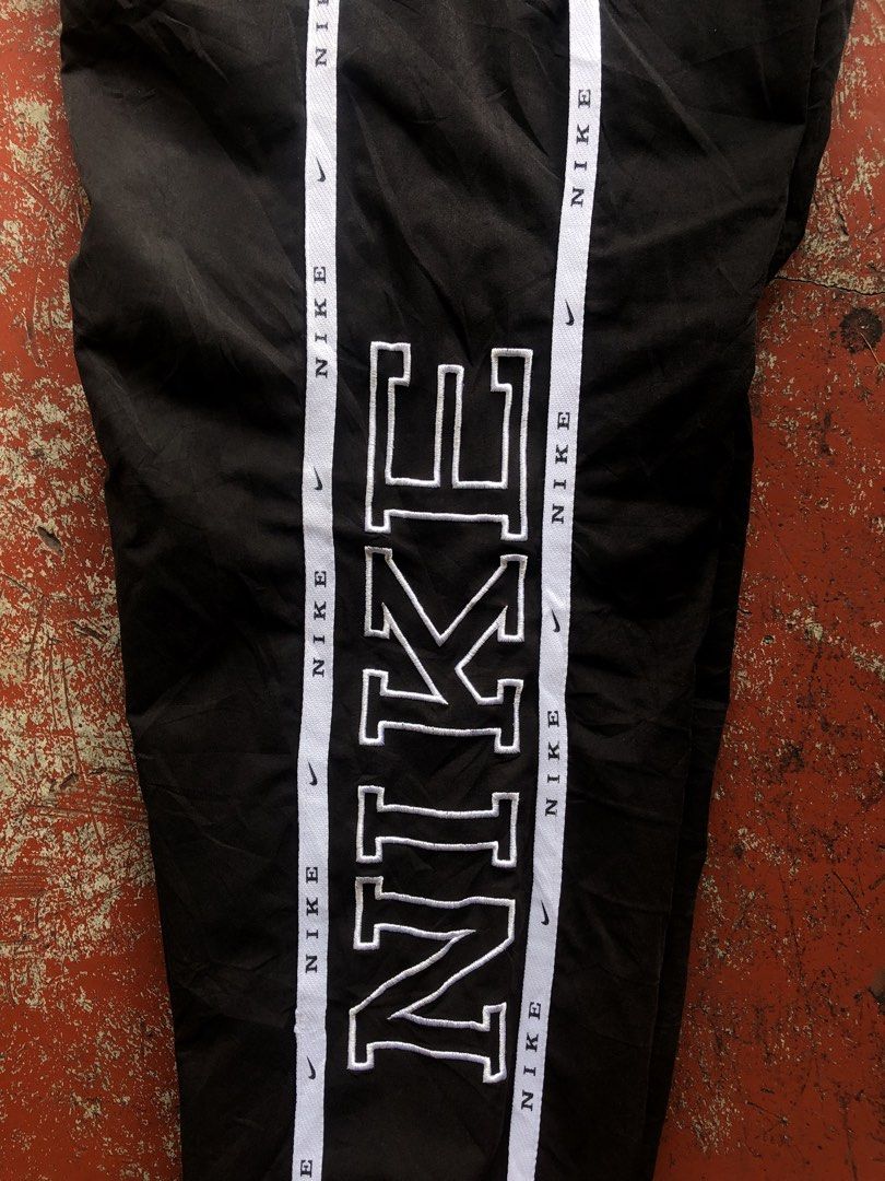 Nike Sportswear Logo Pants (Category: Joggers) located in Quezon City. Submitted by f1ysthrift (Listing ID 1431494369, Image 3). Description: Excellent Condition Color rate 10/10 Measurements: Length 36" Waist free size.