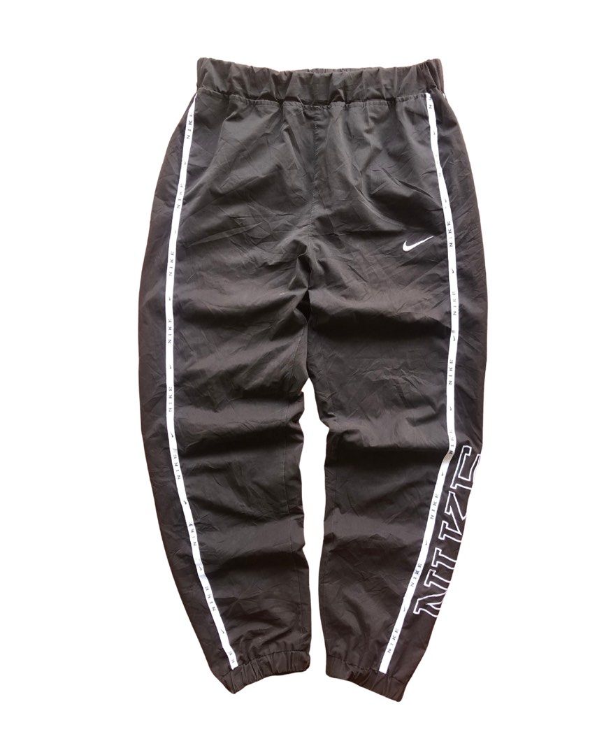 Nike Sportswear Logo Pants (Category: Joggers) located in Quezon City. Submitted by f1ysthrift (Listing ID 1431494369, Image 1). Description: Excellent Condition Color rate 10/10 Measurements: Length 36" Waist free size.