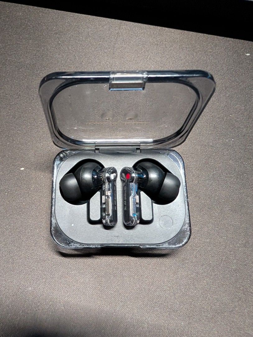 Nothing Ear a424978040101294080