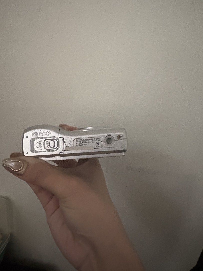 Olympus FE-170 Digital Camera - WITH ISSUE (Category: Cameras) located in Makati City. Submitted by k4zreyy (Listing ID 1431479760, Image 3). Description: Super pristine external condition cam but no longer takes pictures. Screen seems blank when I open it. Originally bought this cam for 3,800 on facebook two years ago..