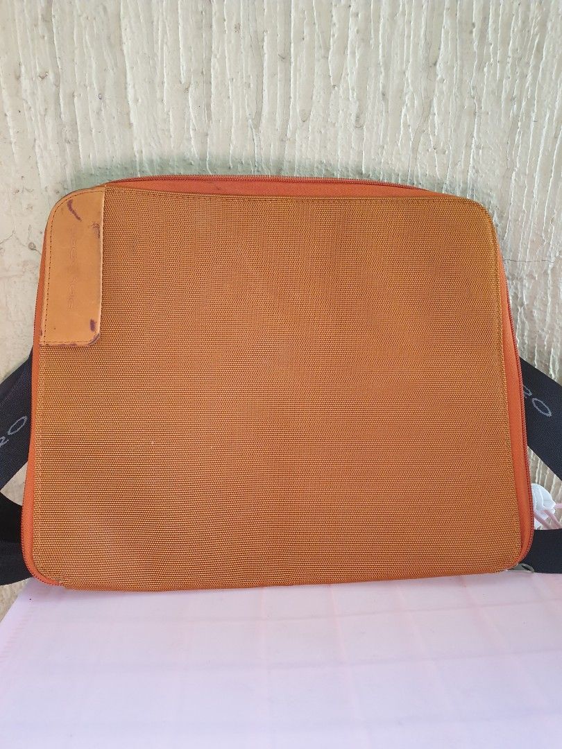 Piquadro Messenger Bag (Category: Luxury Bags & Wallets) located in Las Pinas. Submitted by anggesmart (Listing ID 1431408333, Image 1). Description: Decluttering Preloved Piquadro Messenger/ Paptop bag Can fit 13 inches tablet/laptop Needs cleaning with minor rubs on leather tag Accepts BPI or Gcash.