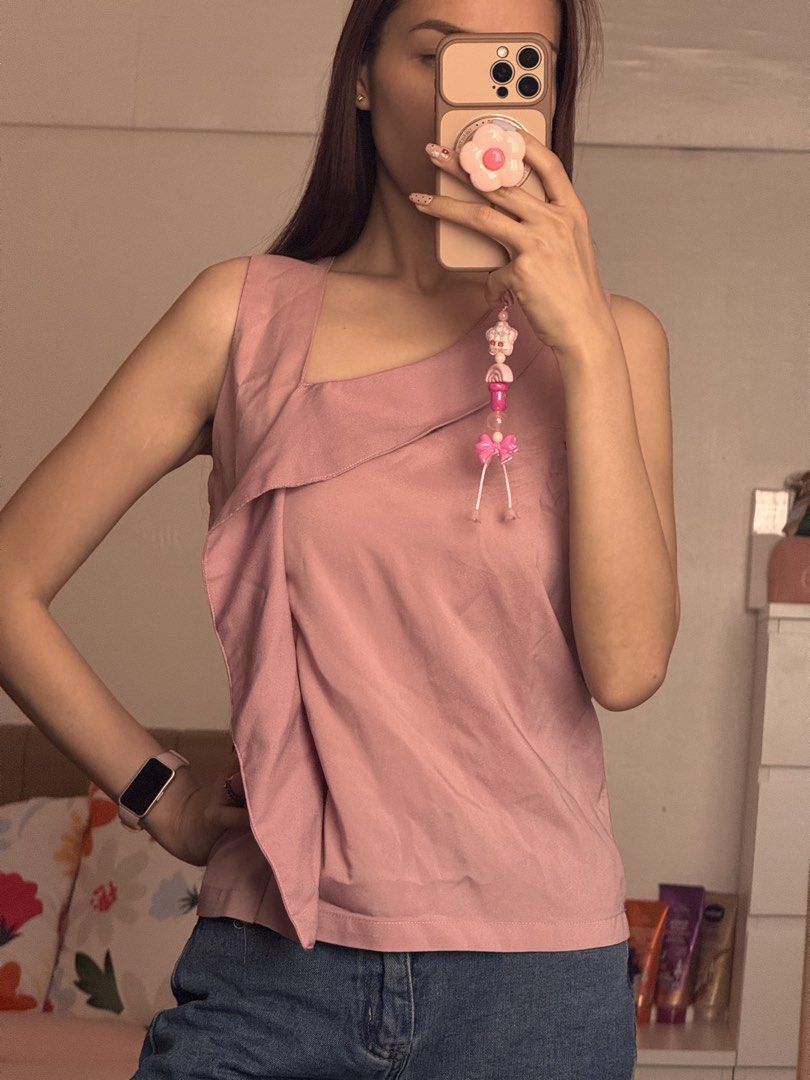 Plains & Prints Pink Sleeveless Top (Category: Sleeveless) located in Pasig City. Submitted by shobfinds.ph (Listing ID 1431451152, Image 2). Description: Plains & Prints Color: old rose Style: blouse 📸Attached photo when worn 📏Dimensions (Laid-Flat): Bust: 17 knches Lenght: 22.5 inches ⚠️Unoticeable flaw: Burnt iron see attached photo 💳Mode of Payment 💙Gcash ❤️BPI 🛵Mode of Delivery: Standard delivery - J&T Express Same day delivery - Grab E