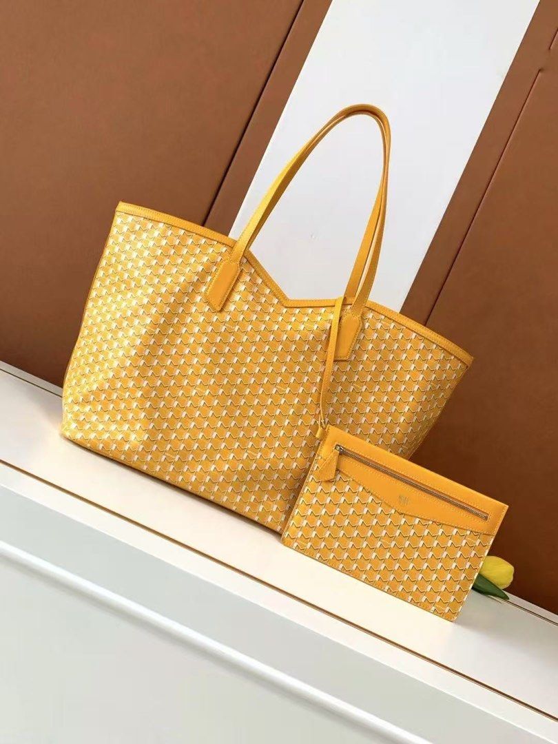 Pre order (Category: Luxury Bags & Wallets) located in Taytay. Submitted by prettypicks_1188 (Listing ID 1431444573, Image 1). Description: .