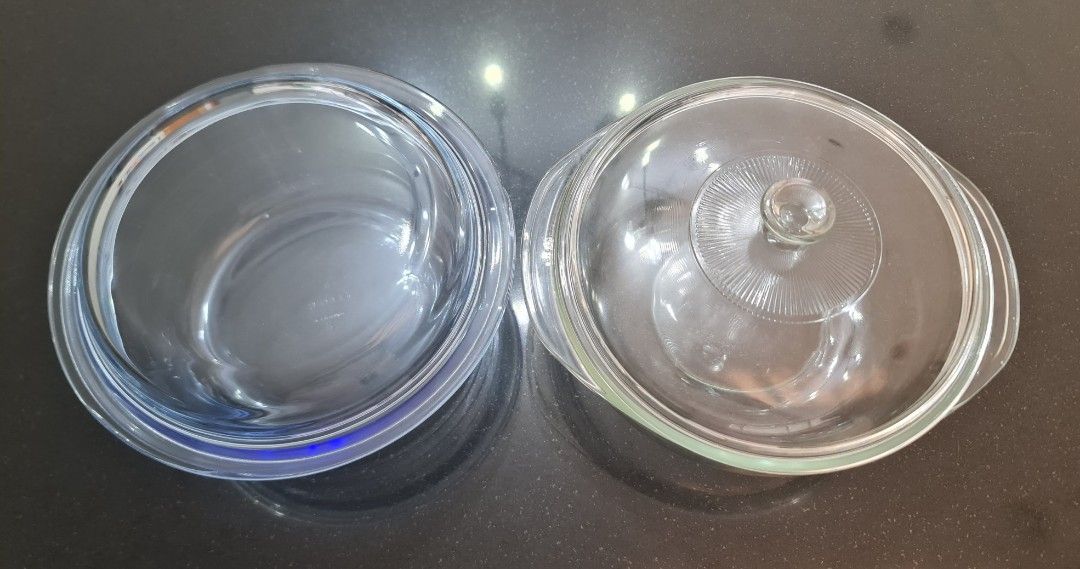 Pyrex glass dish casserole with lid (preloved) (Category: Other Kitchenware & Tableware) located in Quezon City. Submitted by jt.pangan (Listing ID 1431455663, Image 1). Description: fs: PYREX GLASS DISH CASSEROLE w/ LID Preloved / Decluttering what you see is what you get nasa cabinet lang sayang nmn hindi nagagamit loc: bagong pag-asa QC.