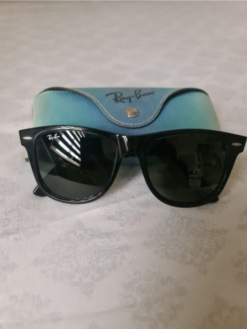 RAY BAN WAYFARER (Category: Sunglasses & Eyewear) located in Imus. Submitted by tinph (Listing ID 1431528304, Image 1). Description: Size is rare! Comes with case In good condition with signs of normal wear, light scratches on lens MOP: BDO/BPI/Gcash Shipping ( shouldered by buyer) 📍IMUS,CAVITE *lalamove/grab ( booking will be arranged by buyer) *Gogo express ( I will arrange the booking) No OFFER , No transaction. Be 100% sure in getting the it