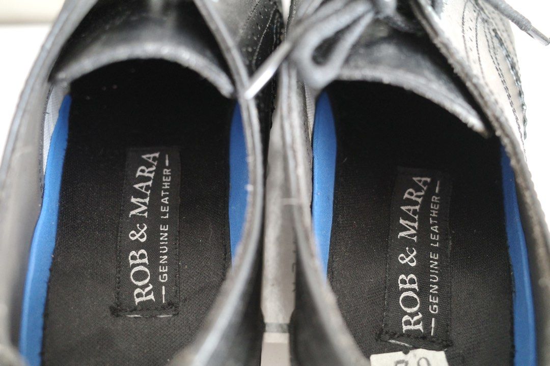 Rob & Mara Genuine Leather Brogue Shoes (Category: Loafers) located in San Juan City. Submitted by mindy_derek (Listing ID 1431449302, Image 2). Description: Rob & Mara Peyton in Black (unisex brogue shoes) • Size 6 US, 23cm • 100% genuine leather • R&M leather shoes are the best in the local market! My other boots lasted for 8 years. • Used once for my Japan trip. • So stylish! Perfect for casual wear. • Best to use during autumn and winter trip
