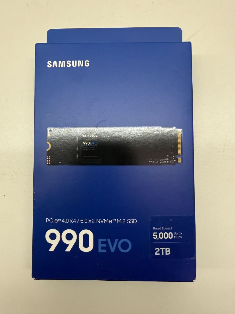 SAMSUNG 990 EVO 2TB M.2 SSD （分類：硬碟及儲存器）位於 Hong Kong。 由 deepcoolpc 提交（商品編號 1431212813，圖片 1）。簡介： The Samsung 990 EVO 2TB is a versatile, DRAM-less M.2 2280 PCIe 4.0 x4 / 5.0 x2 NVMe SSD. It offers sequential read/write speeds up to 5,000/4,200 MB/s, enhancing everyday gaming, work, and productivity tasks. Key features include superior power efficiency. Key Features and Specifications: Performance: Up to 5,000 MB/s sequential read and 4,200 MB/s wri
