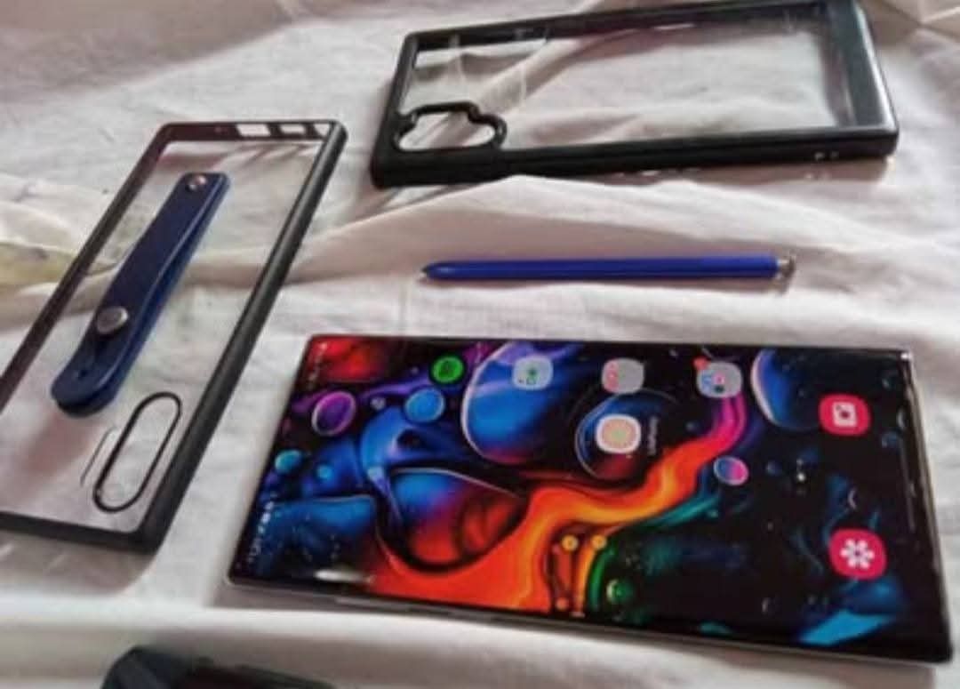 Samsung galaxy note 10+ (Category: Samsung) located in Antipolo. Submitted by cassidy1900 (Listing ID 1431409775, Image 3). Description: for sale lng. no to swap. Free charger Free 3 casing Nka Screen protector na Dual sim openline to all Issue: green screen. Todo nyo nlng Ang brightness nagging ok Naman sya Matagal malowbat Location: antipolo cogeo Pwede din meet up sa mall price- 9k.