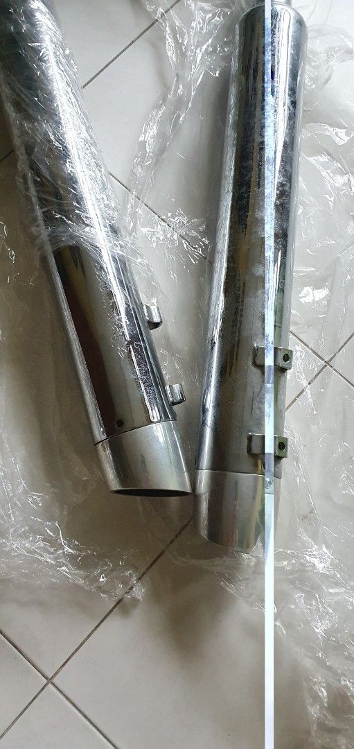 Screaming Eagle headers (Category: Motorcycle Accessories) located in Singapore. Submitted by martian8008 (Listing ID 1431451043, Image 2). Description: A pair of Screaming Eagle muffler taken down from my 2004 Ultra Glide. What you see will be what you get. Muffler is fully wrapped and protected by bubble wrap. Thanks for ur time and interest, as long as ur offer is reasonable & justifiable will be considered but please dun low ball. Thanks 🙏.