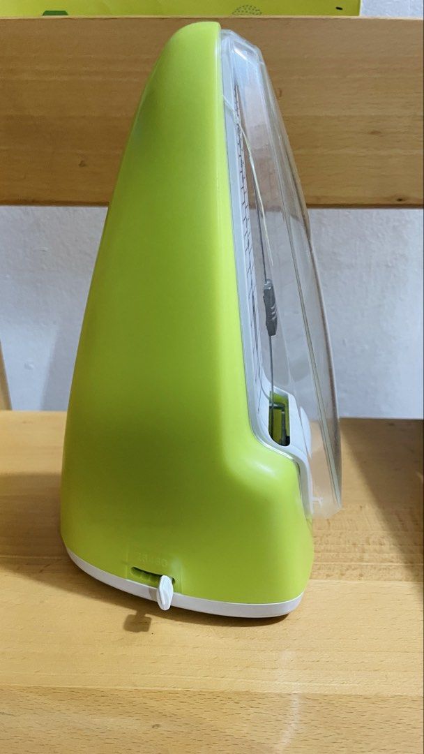 Seiko SPM320 Pendulum Metronome (Category: Musical Instruments) located in Quezon City. Submitted by sissymissy1527 (Listing ID 1431556407, Image 3). Description: ➡️Tested working with scratches sa cover ➡️Tempo Range: Adjustable between 40 and 208 beats per minute. ➡️Design: A popular mechanical pendulum-type metronome featuring a durable, sleek plastic casing available in multiple colors. ➡️Features: Produces a loud, clear sound and utilizes ec