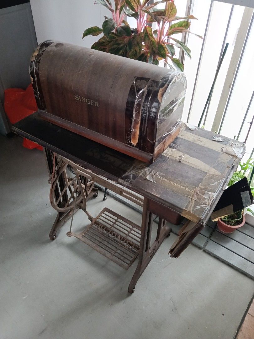 Singer Vintage sewing machine