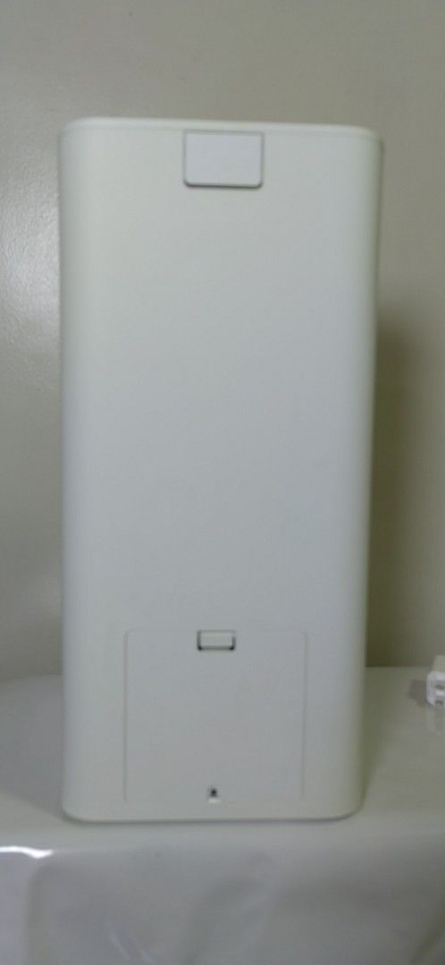 Smart MI dog feeder (Category: Homes & Other Pet Accessories) located in Quezon City. Submitted by rgt.rgt (Listing ID 1431493101, Image 3). Description: - Xiaomi Smart pet food feeder model XWPF01MG-US 3.6 Liter capacity - Automatic pet feeder - White color - Modern design - Stainless steel bowl Item good as new, only used once..