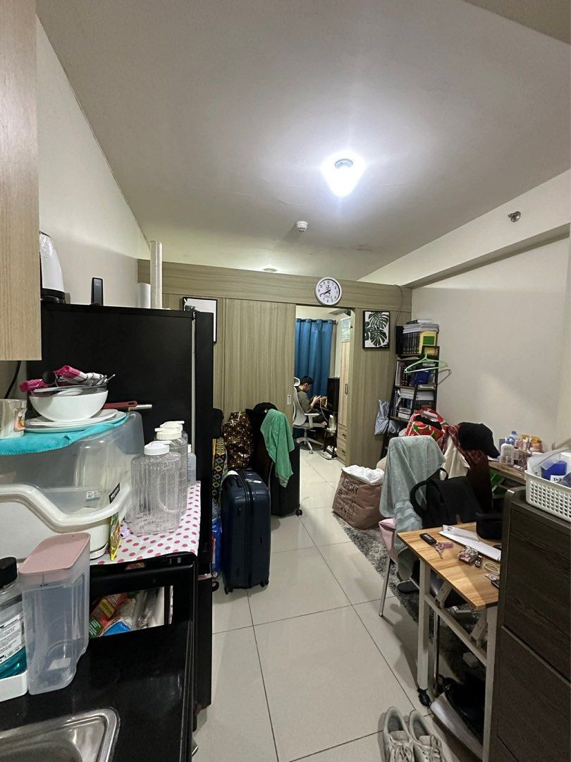 SMDC Breeze Residence Condo Studio Unit (Category: Apartments & Condos) located in Zamboanga. Submitted by moonmusicv (Listing ID 1431413896, Image 1). Description: - 27sqm - 1 bedroom with balcony - facing world trade center - 29th floor - w/ bed frame and aircon.