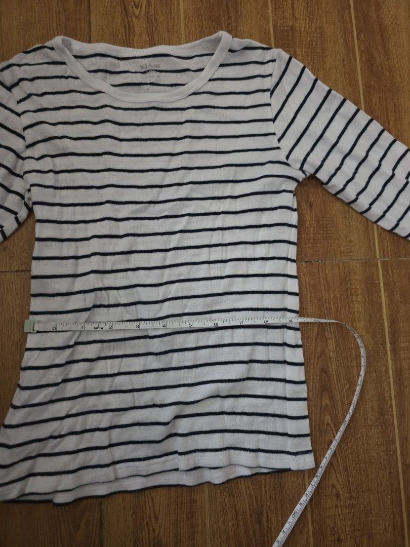 Striped Long Sleeve T-shirt (Category: Longsleeves) located in Trece Martires City. Submitted by jezeveesp (Listing ID 1431400958, Image 3). Description: never used by my son nabili ng Mother in law ko, pero hindi bagay sa anak ko kasi pang slim ito. chubby kasi ang anak ko nalabahan lang at natambak .