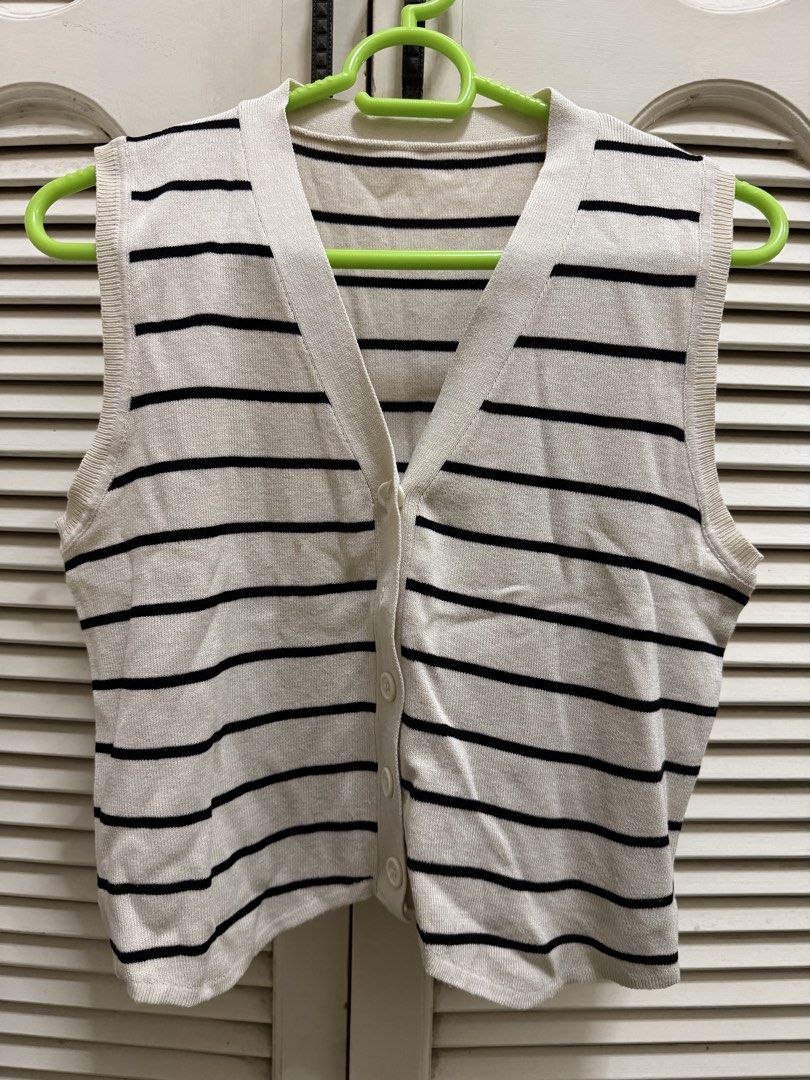 Striped Sleeveless Knitted Vest (Category: Sleeveless) located in Quezon City. Submitted by isellthingspt2 (Listing ID 1431419662, Image 2). Description: Top only.