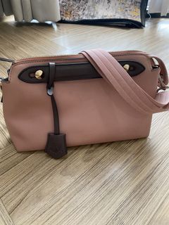 (Kategori: ) berada di . Dikirim oleh isilemari.onty (ID iklan 1431462116, Gambar 1). Deskripsi: .