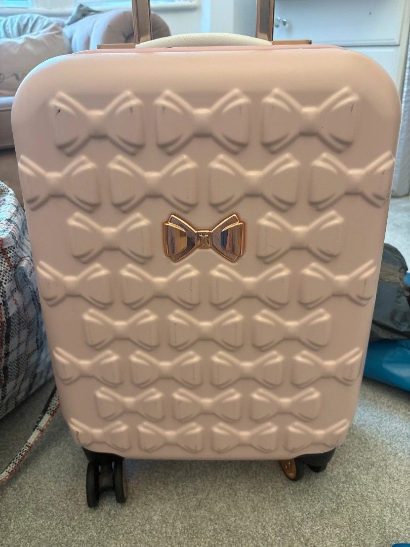 Ted Baker Bow Detail Luggage Set- Pink (Category: Luxury Bags & Wallets) located in Baguio. Submitted by pinkberrylizzz (Listing ID 1431525293, Image 2). Description: RARE Pink Ted Baker Cabin and Vanity Case **used and will show signs of use. Already started cleaning it and will clean a bit more but manage your expections. Still very pretty and have lots of life left. The cabin size handle already worn out but should be a quick fix in bag repair
