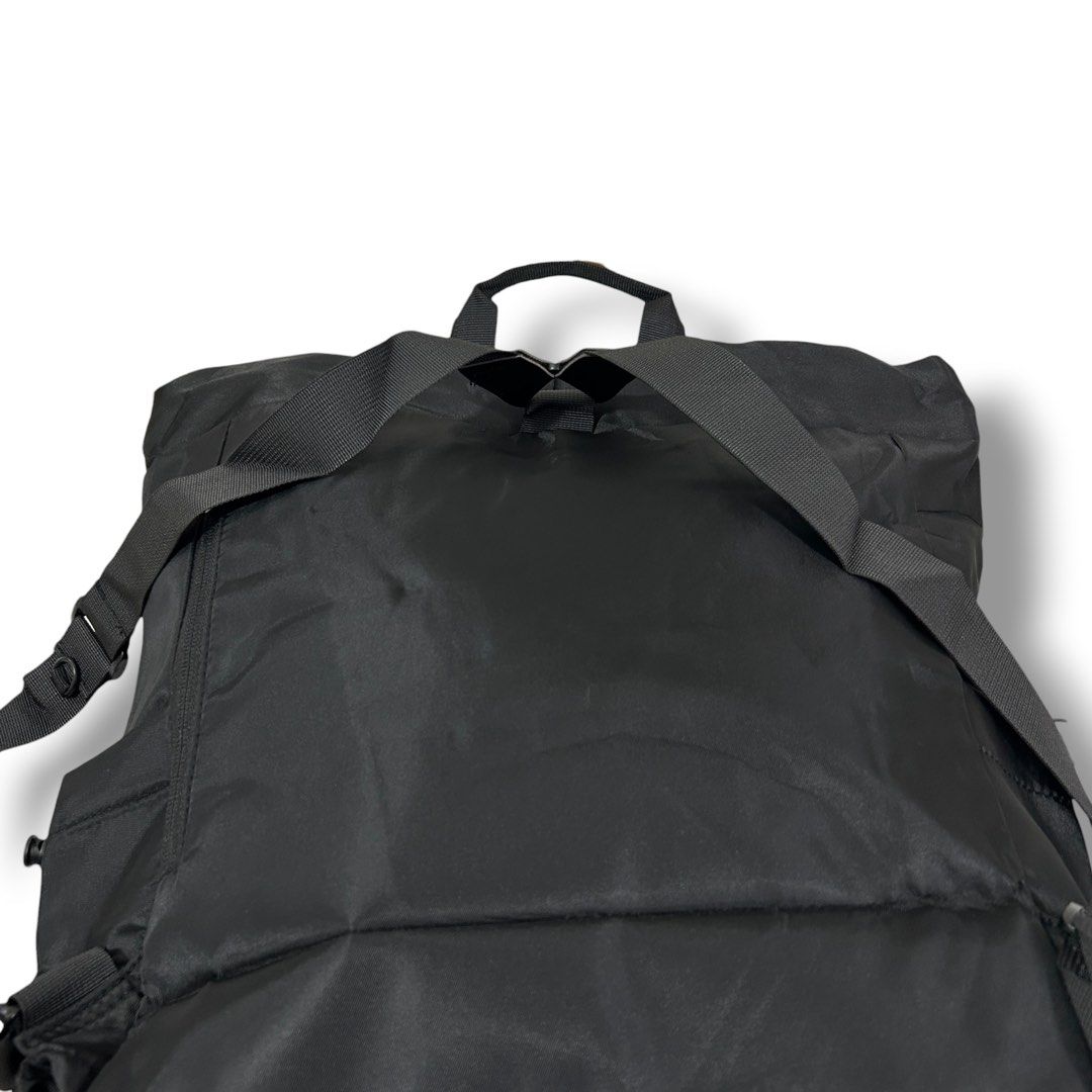 The North Face Black Backpack (Category: Backpacks) located in Cavite. Submitted by moo2k (Listing ID 1431527582, Image 3). Description: - Black The North Face backpack - Drawstring closure - Front zippered pocket - Dual top handles - Adjustable shoulder straps - Interior zippered pocket - The North Face brand tag - Made of durable, water-resistant material.