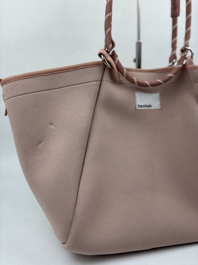 Topologie Loop Shopper Totebag (Category: Tote Bags) located in Makati City. Submitted by ragrepository (Listing ID 1431544819, Image 3). Description: Topologie Loop Shopper Totebag Height -16” Width- 19” Depth-12.5” Strap drop-13” Condition-9/10 Flaw-Minor press marks .