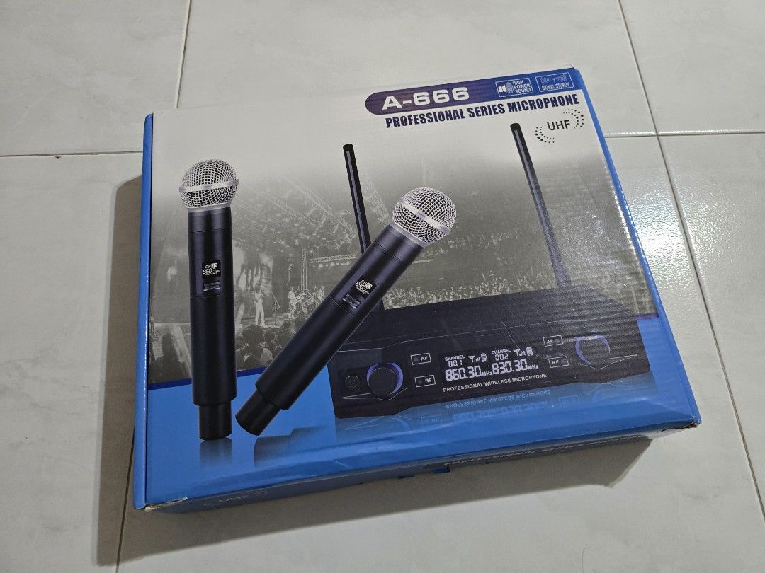 UHF Wireless Microphone Karaoke Event426015587315240960
