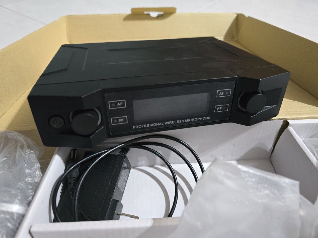 UHF Wireless Microphone Karaoke Event426015587315240961
