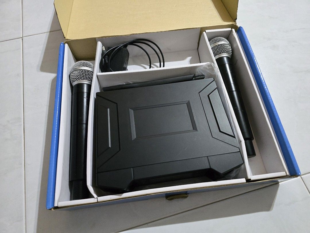 UHF Wireless Microphone Karaoke Event426015587315240963