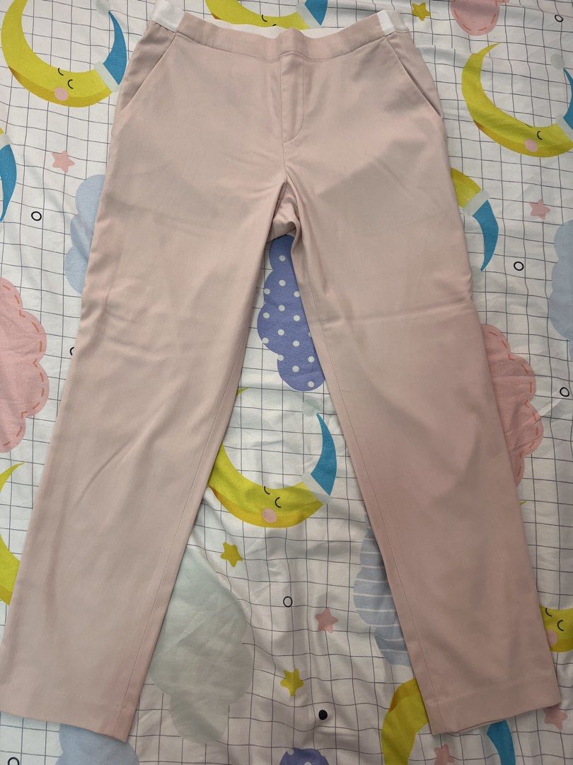 Uniqlo Ankle Pants (Category: Jeans) located in Manila. Submitted by chicosstudio (Listing ID 1431404687, Image 1). Description: Waist: 28-30 Length: 33.5 Location: QC.