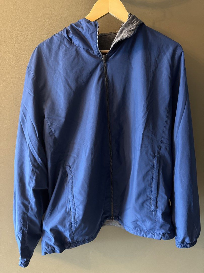 Uniqlo Navy / Blue Reversible Parka (Category: Hoodies) located in Manila. Submitted by rdeclutter1 (Listing ID 1431527412, Image 1). Description: Uniqlo Navy / Blue Reversible Parka Lightly used Size: Not specified 📏 Length: 27.5 in 📏 Width: 24 in RFS: Decluttering 📍 Location: Shipping from BGC 🚚 Preferred: Lalamove / GrabExpress 💸 Shipping fee c/o buyer Check my page for more Uniqlo / H&M / Pull&Bear / Zara / GU finds.