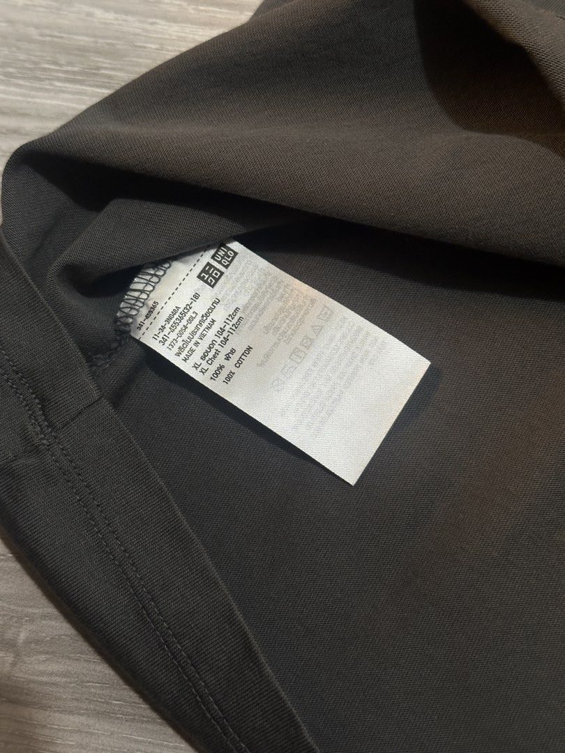 Uniqlo Supima Cotton Tshirt (Category: Tshirts & Polo Shirts ) located in Quezon City. Submitted by hypestuff.101 (Listing ID 1431417480, Image 3). Description: Uniqlo Crewneck Cotton T-shirt Dark gray Used Size on tag: XL Best Fit: Large/XL Condition: 9/10 Color Rate: 9/10 DIMES (cm) L73x W56 RFS: Decluttering .
