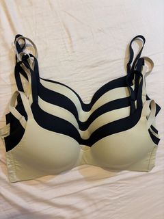 (Category: ) located in . Submitted by bea00x (Listing ID 1431569822, Image 1). Description: .