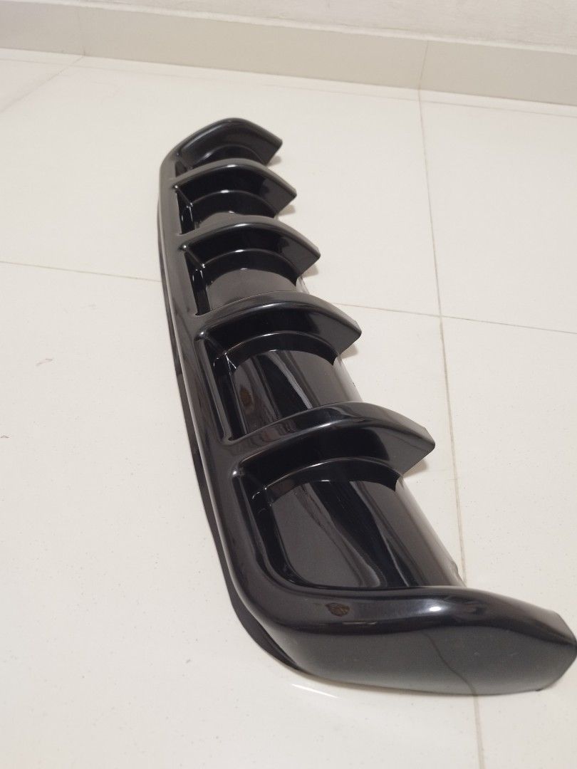 Universal Diffuser (Category: Bodykits & Styling) located in Singapore. Submitted by autobots98 (Listing ID 1431532863, Image 2). Description: Installed with double side tape..