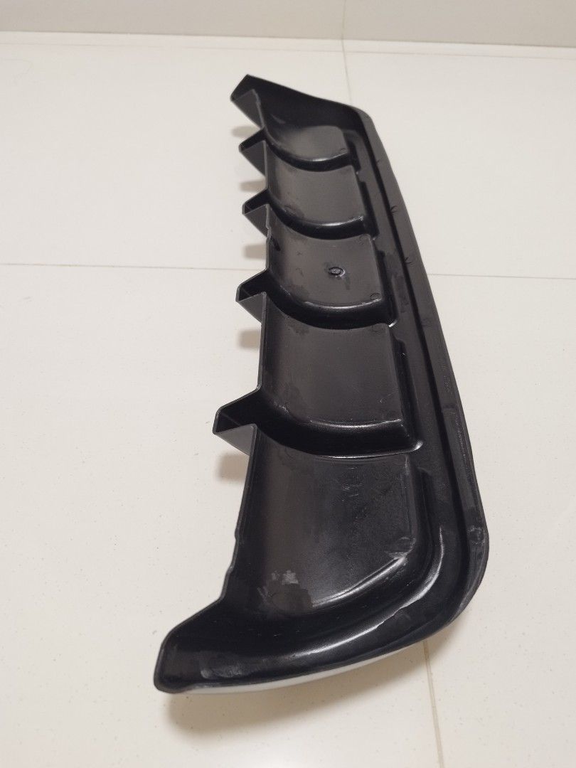 Universal Diffuser (Category: Bodykits & Styling) located in Singapore. Submitted by autobots98 (Listing ID 1431532863, Image 3). Description: Installed with double side tape..