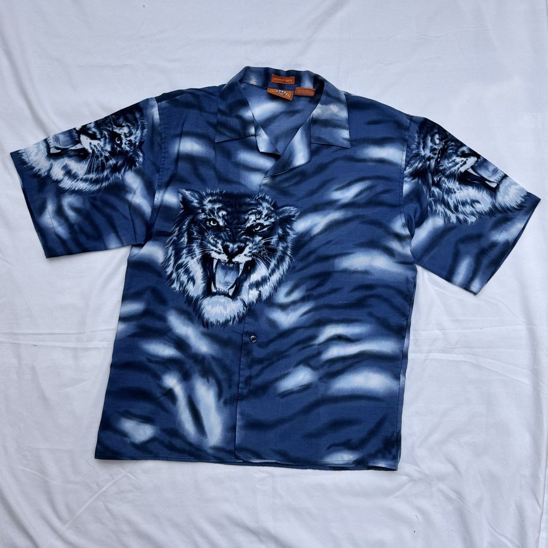 vintage tiger graphic button down polo shirt (Category: Tshirts & Polo Shirts ) located in Quezon City. Submitted by impulsivepeach (Listing ID 1431501583, Image 1). Description: men's xl on tag exact measurements: width (armpit to armpit) - 21.5" length - 27.5" sleeve length - 10.5" preloved, NOT UKAY in good condition PAY AS YOU ORDER loc: QC, mod: J&T/lalamove.