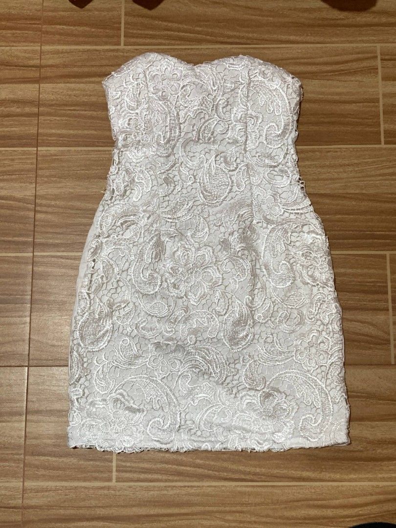 White Dress (Category: Dresses) located in Davao. Submitted by ynspired (Listing ID 1431475307, Image 1). Description: .