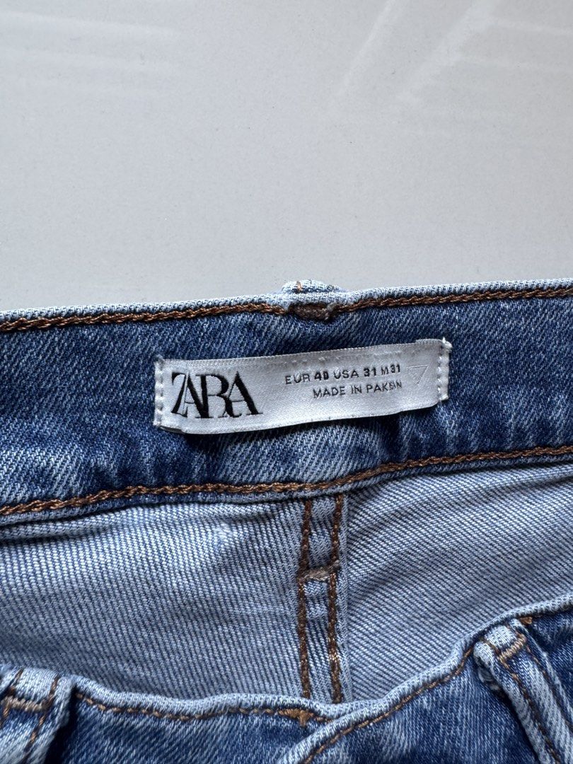Zara Denim Blue Jeans (Category: Jeans) located in Taguig. Submitted by rdeclutter1 (Listing ID 1431529495, Image 3). Description: Zara Denim Blue Jeans Well used 📏 Length: 41 in 📏 Waist: 33 in Color rate: 4/5 RFS: Does not fit anymore 📍 Location: Shipping from BGC 🚚 Preferred: Lalamove / GrabExpress 💸 Shipping fee c/o buyer Check my page for more Uniqlo / H&M / Pull&Bear / Zara / GU finds.
