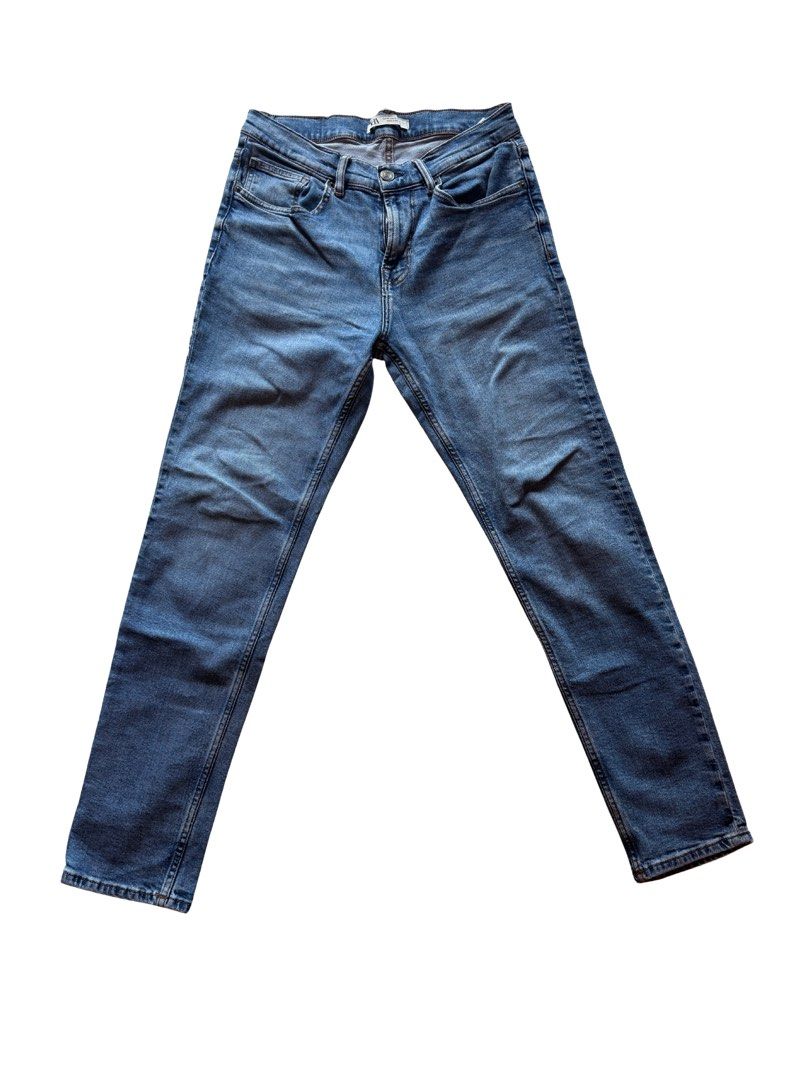 Zara Denim Blue Jeans (Category: Jeans) located in Taguig. Submitted by rdeclutter1 (Listing ID 1431529495, Image 1). Description: Zara Denim Blue Jeans Well used 📏 Length: 41 in 📏 Waist: 33 in Color rate: 4/5 RFS: Does not fit anymore 📍 Location: Shipping from BGC 🚚 Preferred: Lalamove / GrabExpress 💸 Shipping fee c/o buyer Check my page for more Uniqlo / H&M / Pull&Bear / Zara / GU finds.