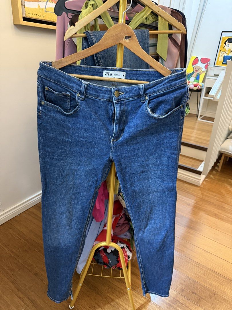 Zara Denim Jeans - Size 12 (Category: Jeans) located in Tarlac. Submitted by emoy3 (Listing ID 1431410859, Image 1). Description: - Zara denim jeans - Classic five-pocket design - Button and zipper closure - Mid-rise waist - Straight leg fit - Medium blue wash - Size: EUR 44 / USA 12 / MEX 34 - Made in Pakistan.