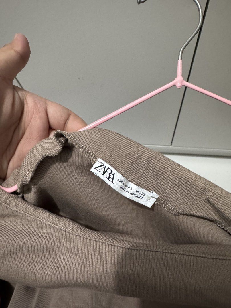 Zara Long Sleeve Top (Category: Longsleeves) located in Quezon City. Submitted by krstnirishy (Listing ID 1431544157, Image 2). Description: - Zara long sleeve top - Neutral color - Asymmetrical neckline - Ruched detailing on the side - Size: L.