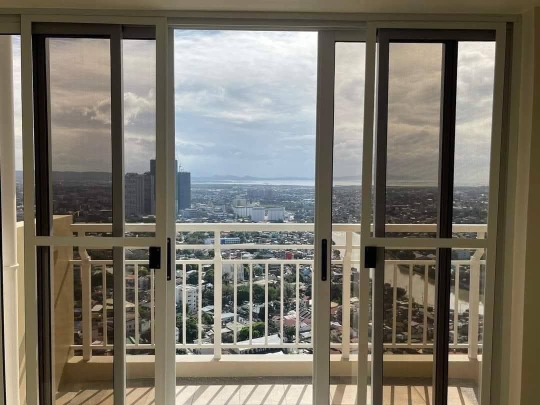 3 BR Unit Fairlane Residences (Category: Apartments & Condos) located in Pasig City. Submitted by BrokerDorenFerran (Listing ID 1431581585, Image 3). Description: FOR SALE! FAIRLANE RESIDENCES 3-BEDROOM with Parking West Capitol Drive, Kapitolyo Pasig City 3 Bedroom 2 bathroom 81.50 sqm Unfurnished Master's bedroom facing Ortigas Living Room Balcony Facing Laguna de Bay and Morning Sun High Zone with B3 Parking Slot 15M including CGT Doren Ferran
