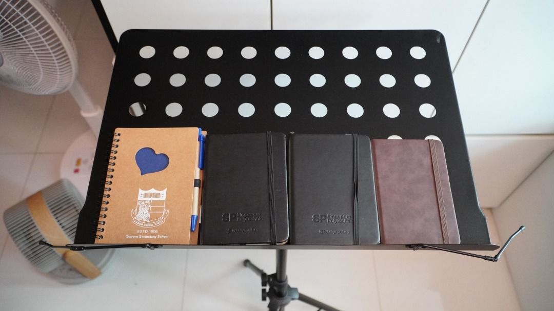 A6 Notepad (Category: Stationery & School Supplies) located in Singapore. Submitted by roychann9798 (Listing ID 1431593899, Image 1). Description: - 4 in total, $2 for all - Some notebooks are unused, others are lightly used..