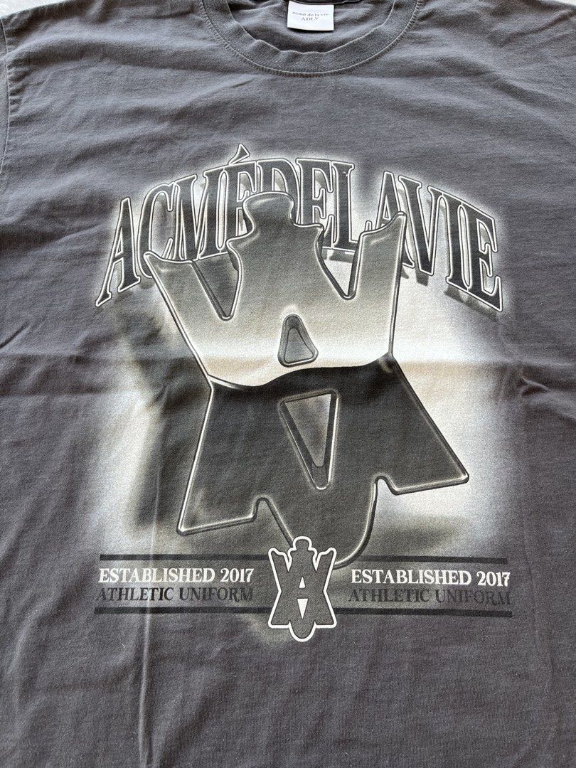 Acme De La Vie ADLV Graphic Tee (Category: Tshirts & Polo Shirts ) located in Dagami. Submitted by donsthrift (Listing ID 1431583569, Image 2). Description: W:22 L:29.